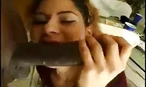 Latina MILF ye nji n ...